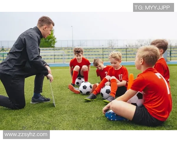 周丽独家：深入浅出解析足球技巧与比赛策略分享